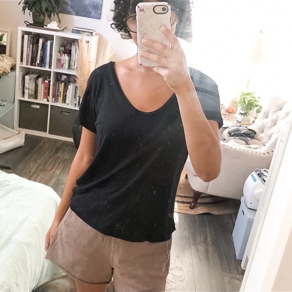 Totême Cashmere Black Tee - Picture 3 of 11